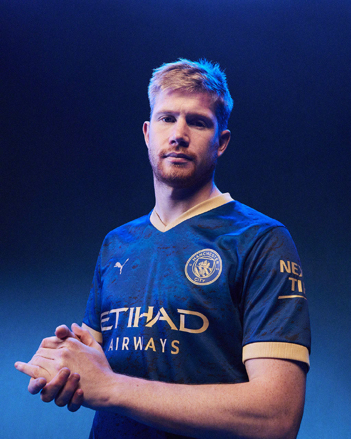 带队6战4胜重回积分榜榜首，穆斯卡特当选中超9／10月最佳教练