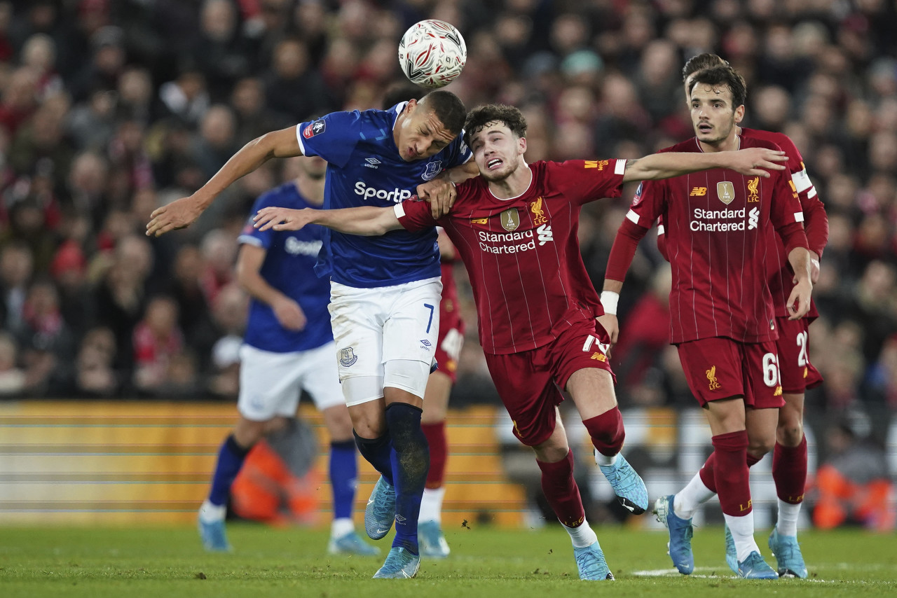 完爆克林根+碾压罗威！杨瀚森打成大腿，狂逼开拓者裁掉斯普利特