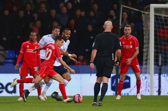 曼联中场组织乏力