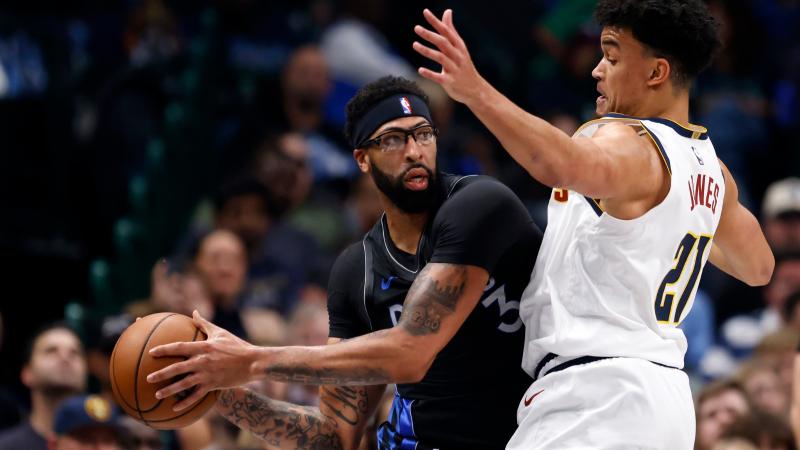 胡尔克完成职业生涯500球里程碑，球迷打出巨型TIFO致敬