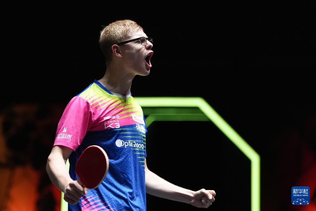 无数球迷的 无数球迷的